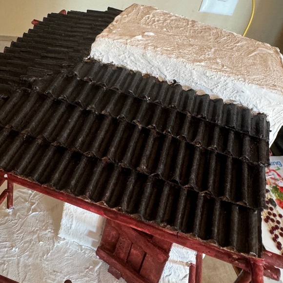 Nativity set Bethlehem 2 story house hand made with recycled materials - Picture 6 of 12